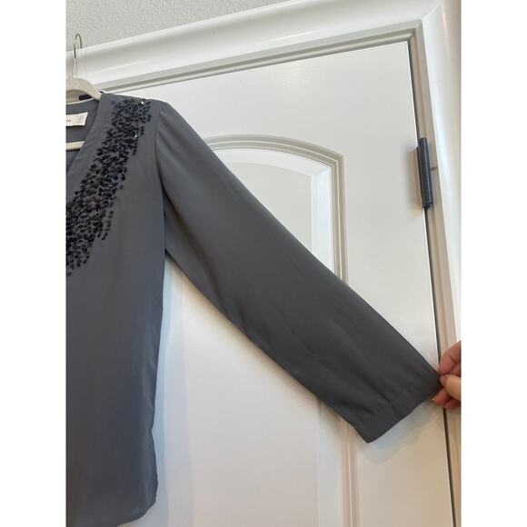 Chico’s Size 0 (4) Gray Collar Button Down with Iridescent Multicolor Sequin - Picture 8 of 9